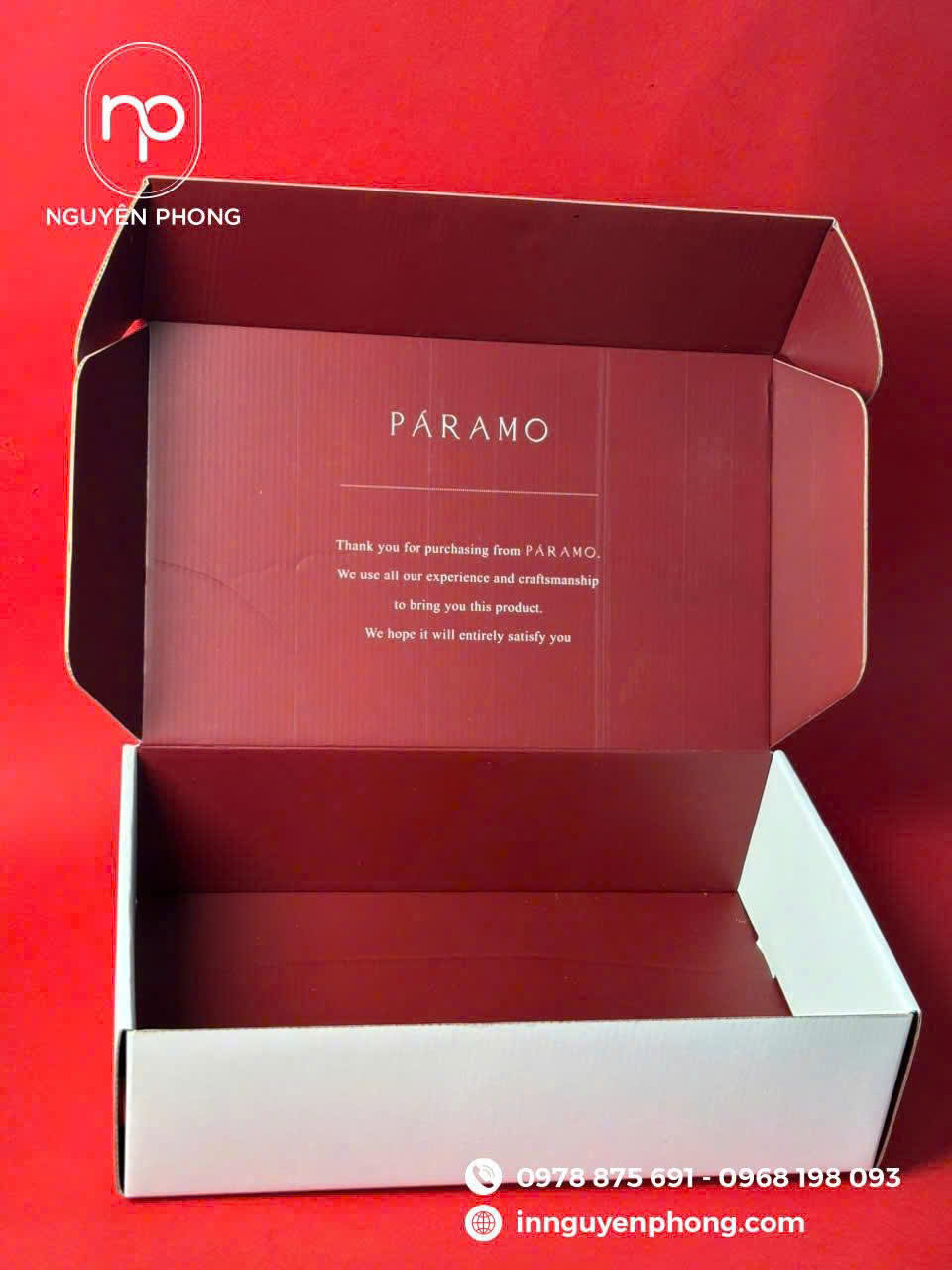 Mẫu in hộp đựng quần áo thương hiệu 